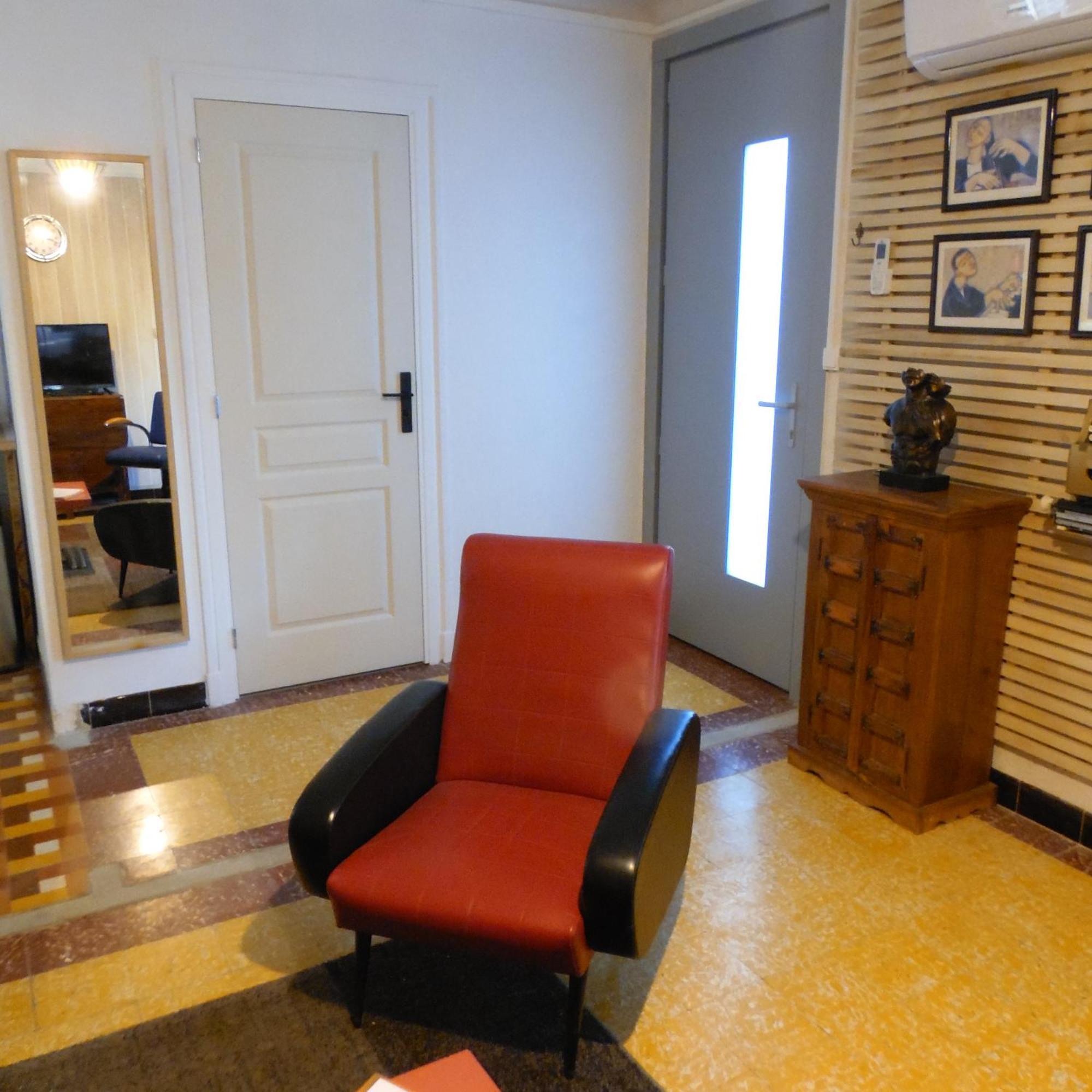 Vintage In Perpignan Apartment Luaran gambar